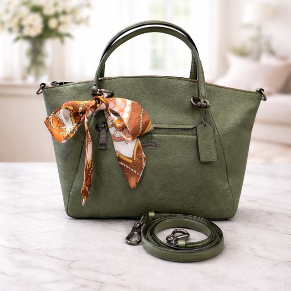 Coach Handbags - Coach Elegant Green Pebbled Leather Two Way Satchel.